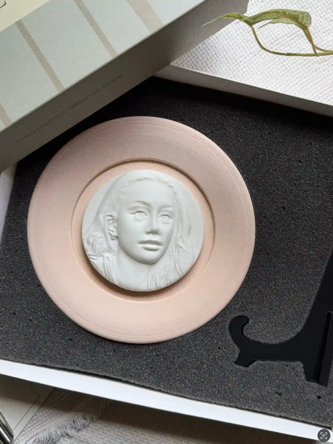 Single Relief Frame
